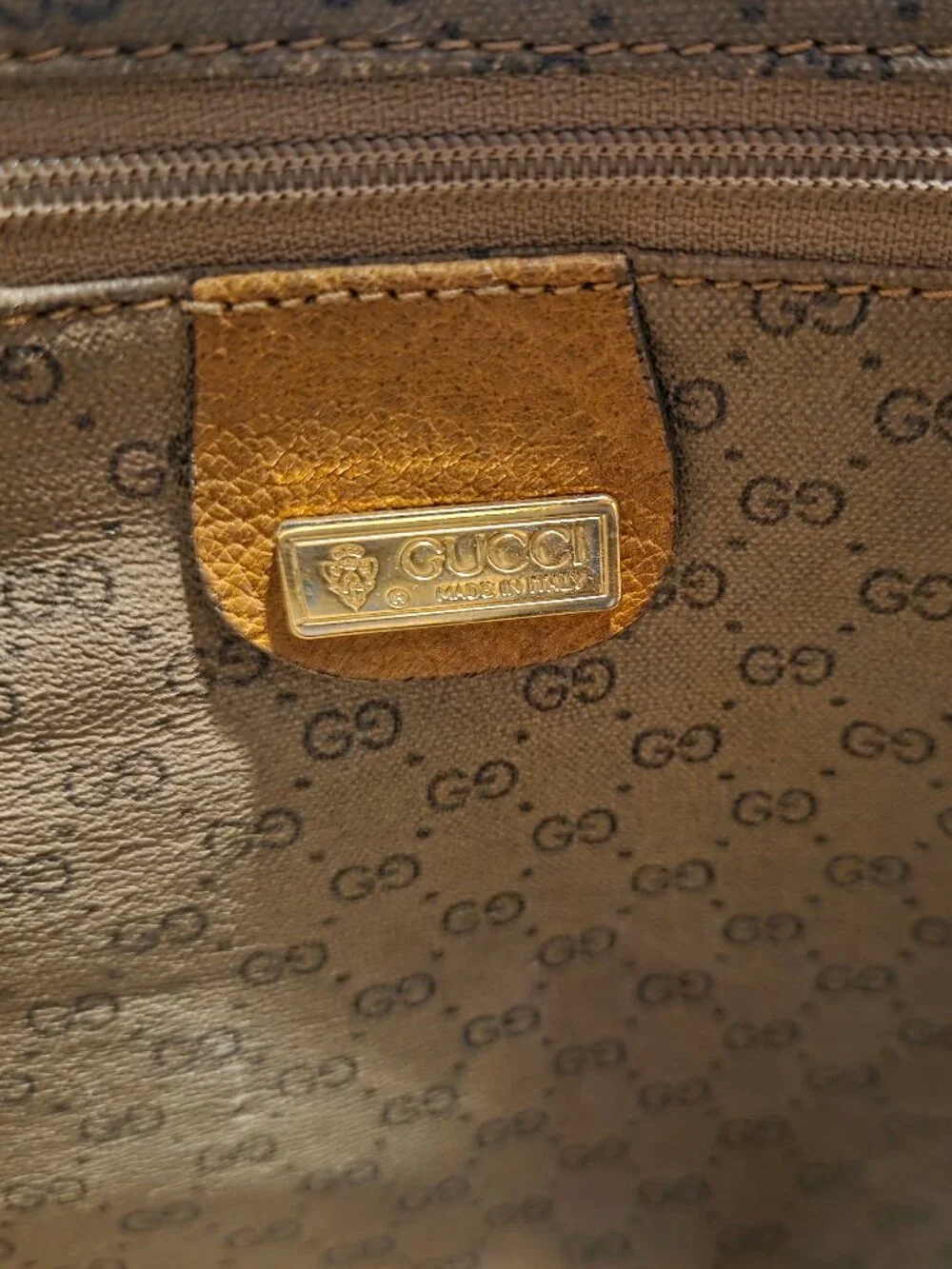 Vintage Gucci Men's Portfolio briefcase (with retractable Handles)